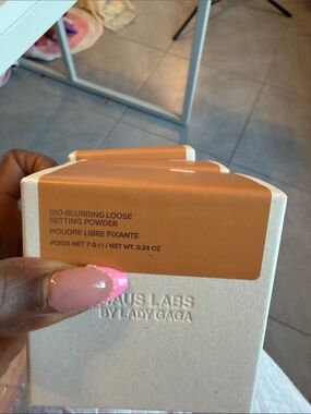 Haus Labs By Lady Gaga Loose Setting Powder — Deep honey